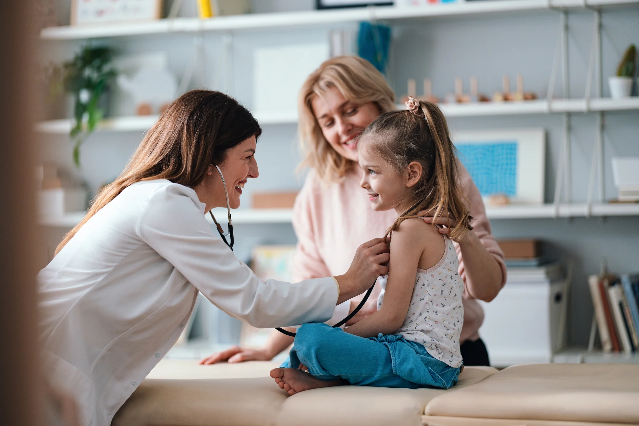 istock-2208547132_petite-fille_docteur.webp