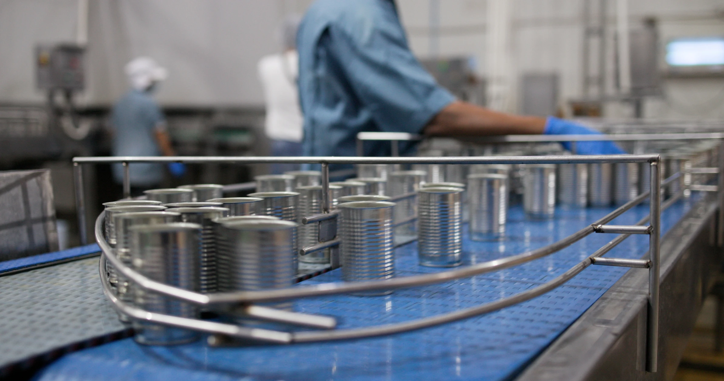 istock-2217382163-chaine-conserverie-cooperative-main.webp
