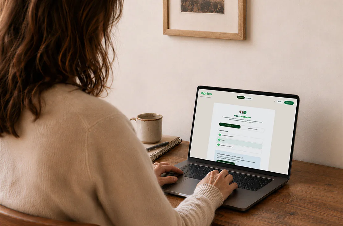 personne faisant des recherche sur le site agrica